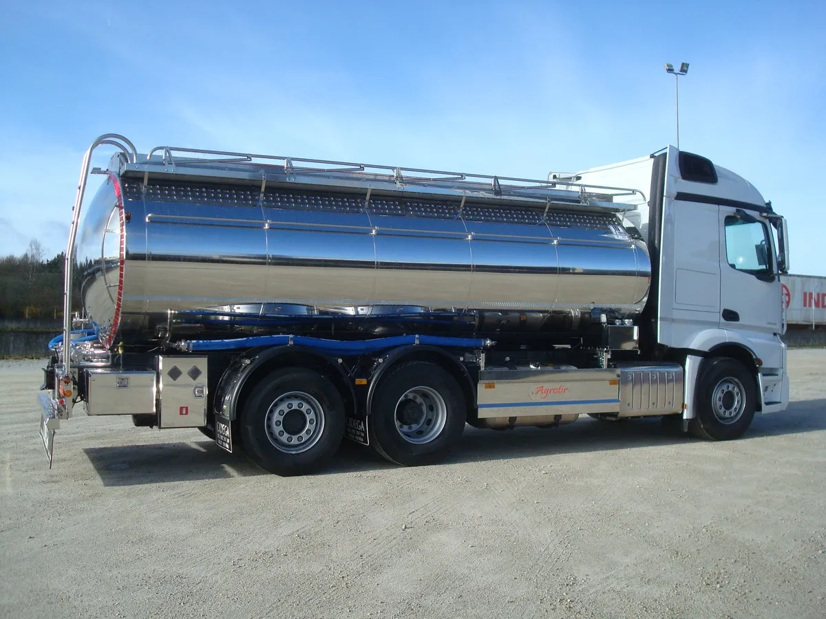 cisternas-sobre-camion-recogida-leche-transporte-liquidos-04